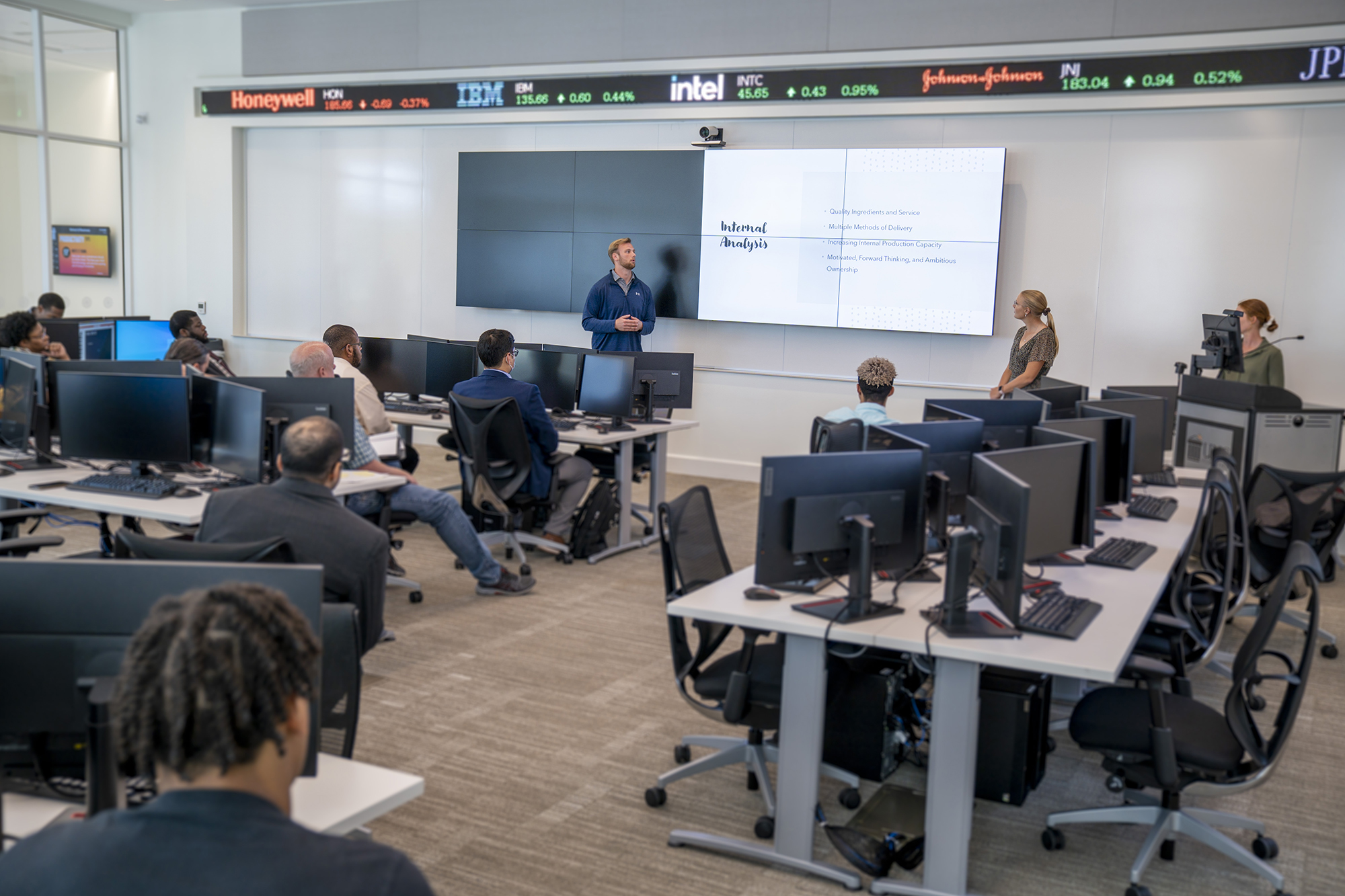 UNCP students in the trading room at the Thomas College of Business