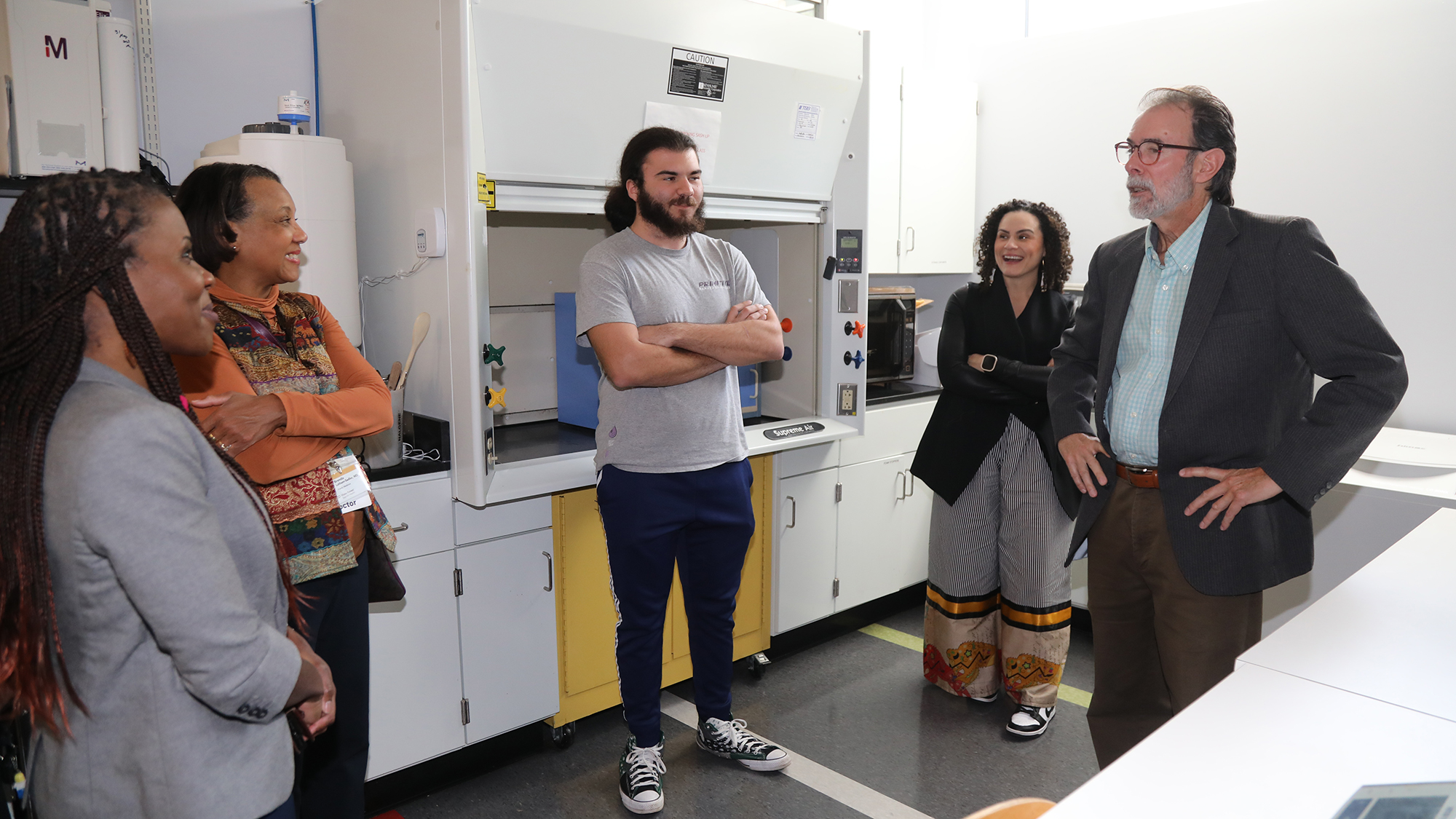 Wake Forest School of Medicine faculty tour Dr. Ben Bahr’s&nbsp;Alzheimer's Disease Research Lab