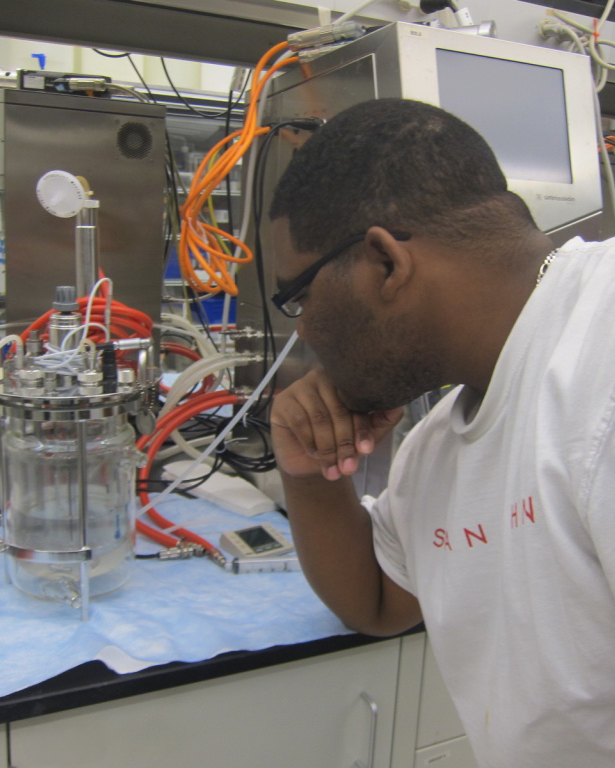 Compass program cohort observes a lab experiment